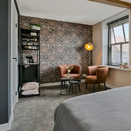 1818 Bed & Breakfast 4*