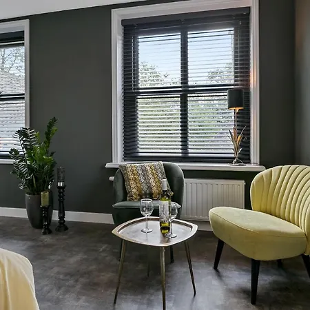 1818 Bed & Breakfast 4*